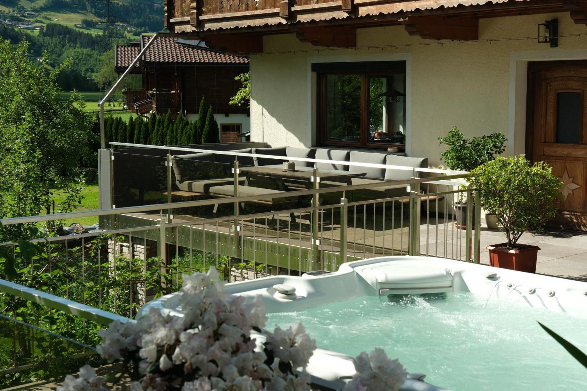 Apart Moidl Mit Privatem Pool Hart im Zillertal Buitenkant foto